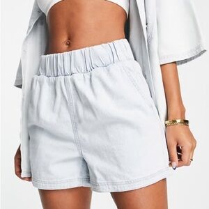 TOPSHOP Pull On Denim Short in Bleach